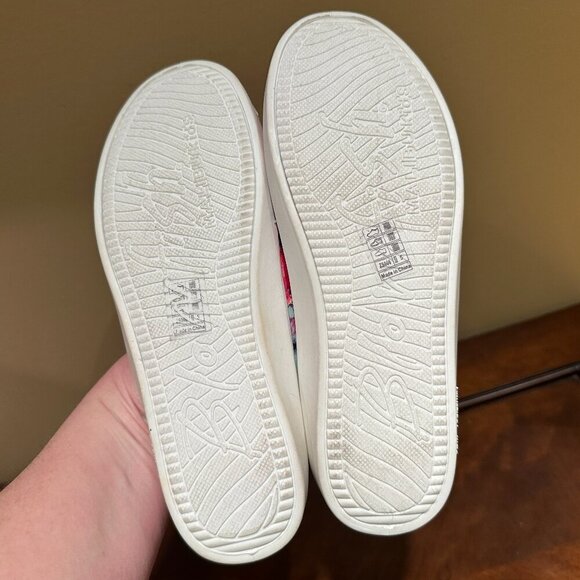 Blowfish Malibu Venus-K for Kids Slip-on Sneakers in Hot Pink Milky Way, SIze 5 - Picture 7 of 8